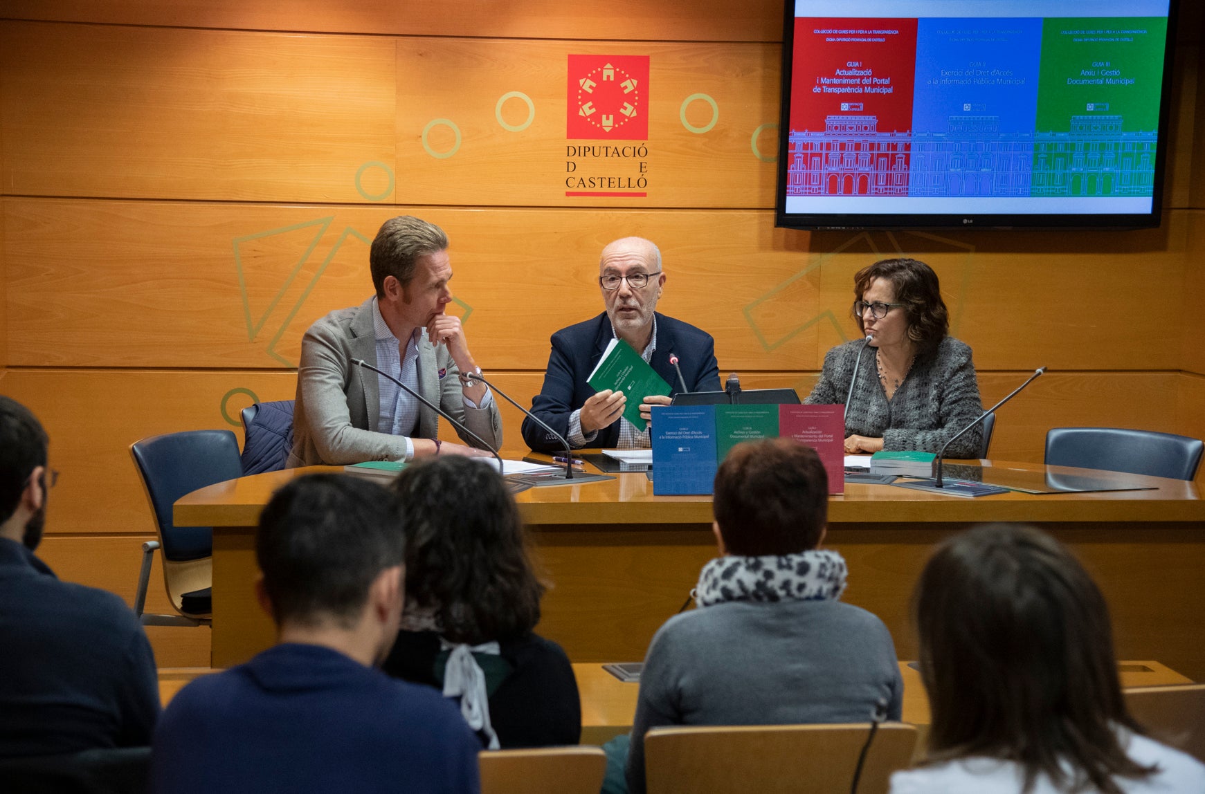 La Diputación impulsa la administración electrónica en los ayuntamientos y avanza en su compromiso con la transparencia La Diputación impulsa la administración electrónica en los ayuntamientos y avanza en su compromiso con la transparencia