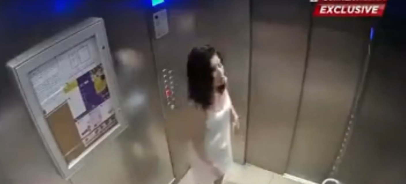 Graban a una mujer en Australia golpeándose a sí misma para denunciar a su marido por malos tratos Graban a una mujer en Australia golpeándose a sí misma para denunciar a su marido por malos tratos