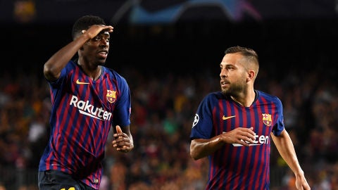 Dembel&eacute; celebra un gol junto a Jordi Alba