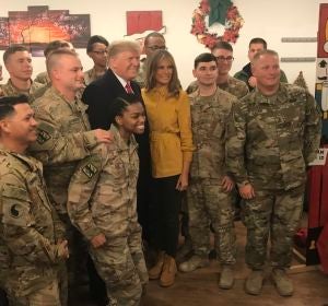 Trump y su esposa viajaron por sorpresa a Irak en Navidad para visitar tropas Trump y su esposa viajaron por sorpresa a Irak en Navidad para visitar tropas
