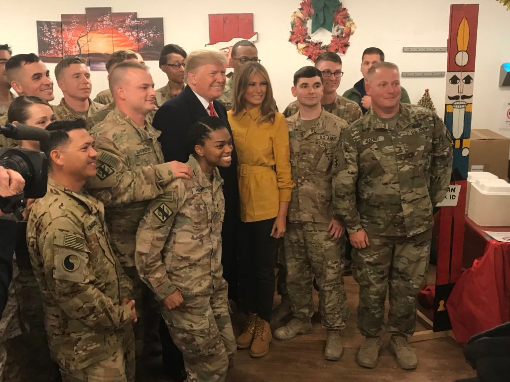 Trump sorprende con una visita a las tropas estadounidenses desplegadas en Irak Trump sorprende con una visita a las tropas estadounidenses desplegadas en Irak