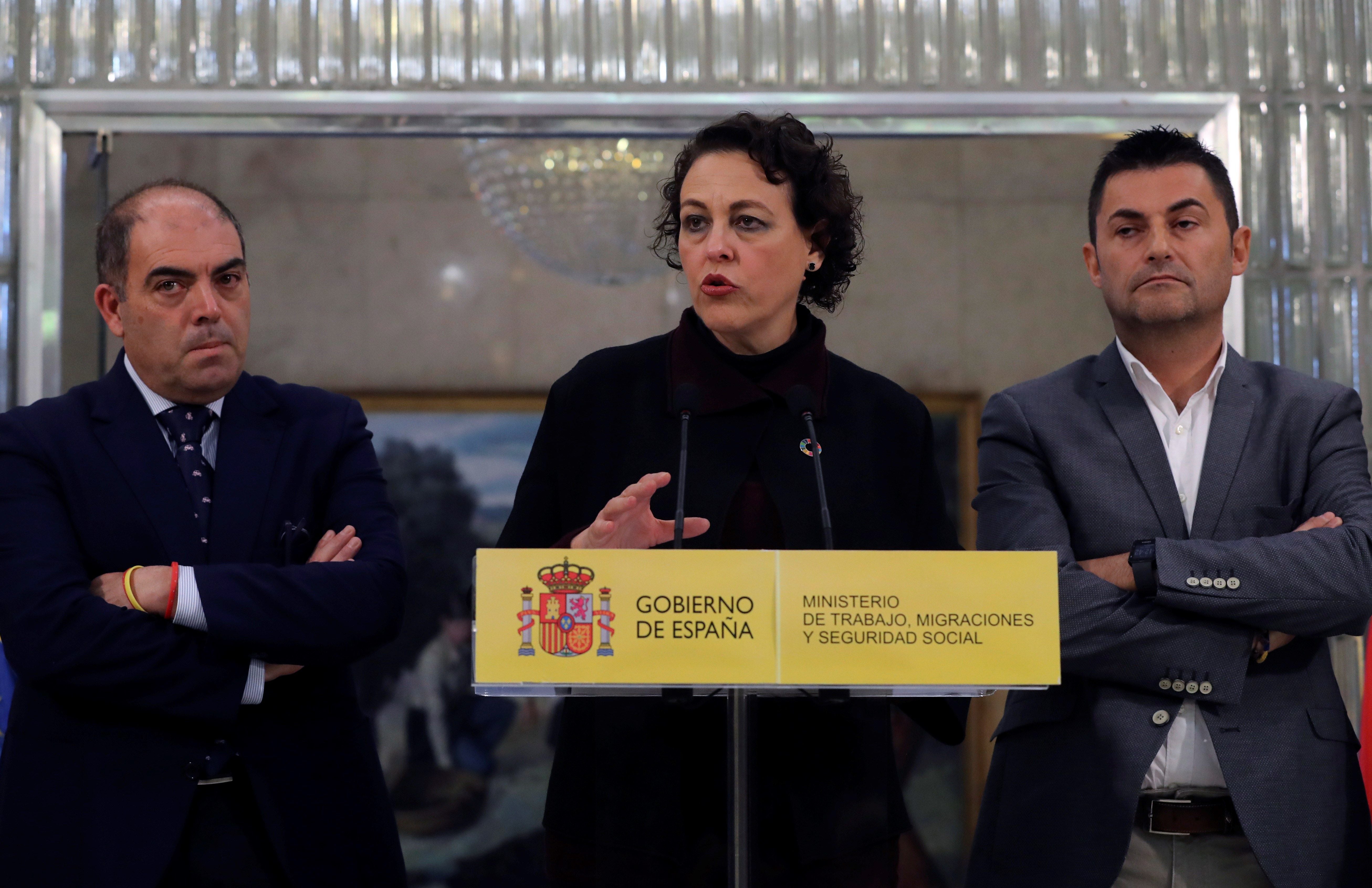 El Gobierno y las asociaciones de autónomos firman el acuerdo que sube la cotización y amplía derechos El Gobierno y las asociaciones de autónomos firman el acuerdo que sube la cotización y amplía derechos