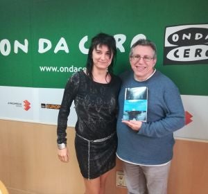 Mado Martínez con su nueva novela "El tren de las almas" Mado Martínez con su nueva novela "El tren de las almas"