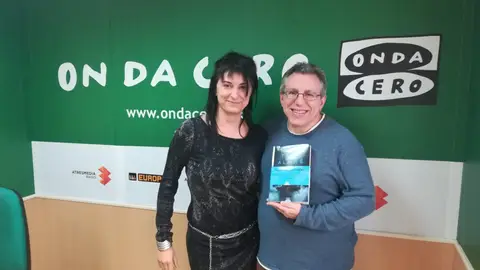Mado Martínez con su nueva novela "El tren de las almas" Mado Martínez con su nueva novela "El tren de las almas"