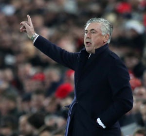 Carlo Ancelotti en un partido del Nápoles Carlo Ancelotti en un partido del Nápoles