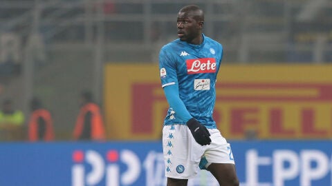 Koulibaly, durante un partido con el N&aacute;poles