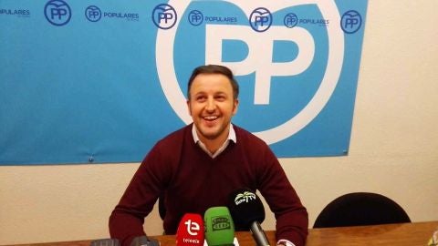 Pablo Ruz, en el grupo municipal del PP en el Ayuntamiento de Elche