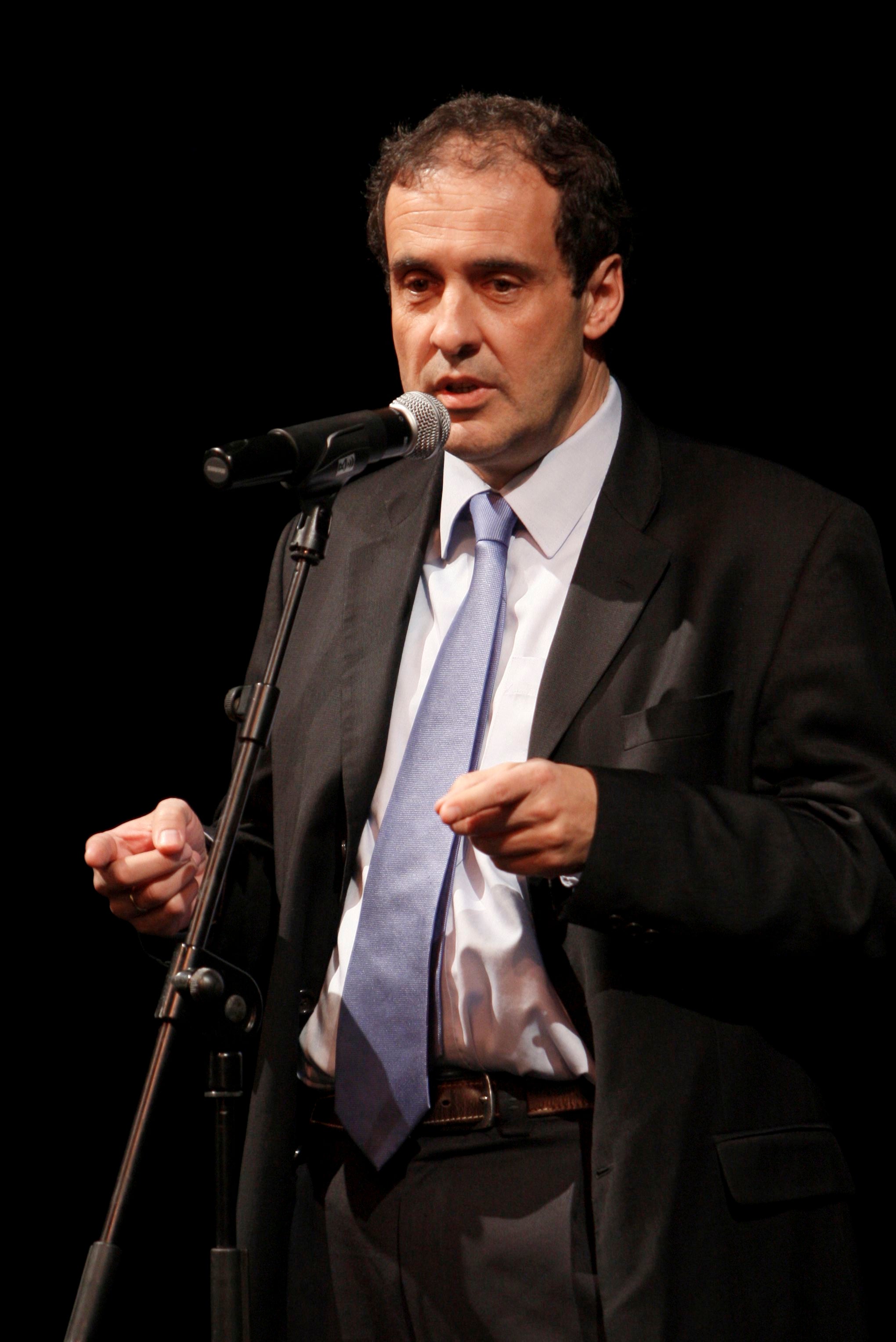 Casado difunde la carta del hijo de Fernando Múgica, asesinado por ETA, dirigida a Sánchez: "Náusea infinita" Casado difunde la carta del hijo de Fernando Múgica, asesinado por ETA, dirigida a Sánchez: "Náusea infinita"