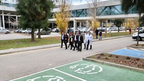 Visita de las autoridades al aparcamiento de Son Espases