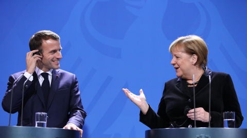 La canciller alemana, Angela Merkel, y el presidente franc&eacute;s, Emmanuel Macron,