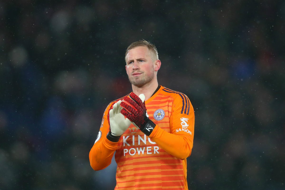 Kasper Schmeichel habla sobre el accidente del dueño del Leicester: "Fue terrible estar allí sin poder hacer nada" Kasper Schmeichel habla sobre el accidente del dueño del Leicester: "Fue terrible estar allí sin poder hacer nada"