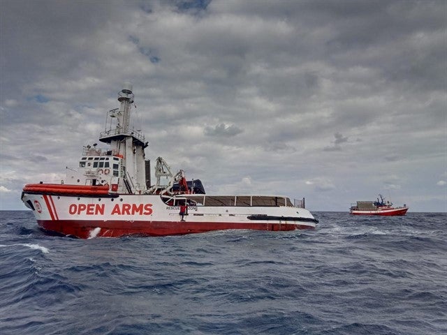 El Open Arms denuncia que la Capitanía Marítima de Barcelona les impide zarpar El Open Arms denuncia que la Capitanía Marítima de Barcelona les impide zarpar