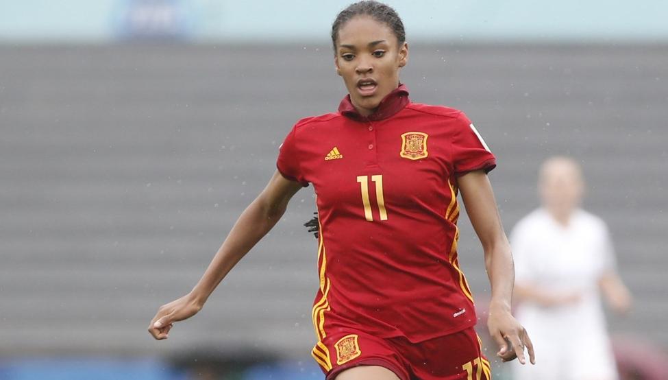 Salma Paralluelo: "No tengo claro si me decantaré por el fútbol o por el atletismo, pronto lo decidiré" Salma Paralluelo: "No tengo claro si me decantaré por el fútbol o por el atletismo, pronto lo decidiré"