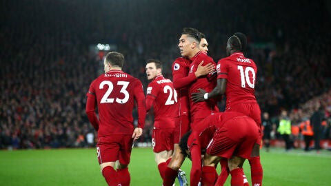 El Liverpool celebra un gol