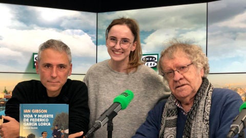 Ian Gibson, Quique Peinado e Isabel Lobo