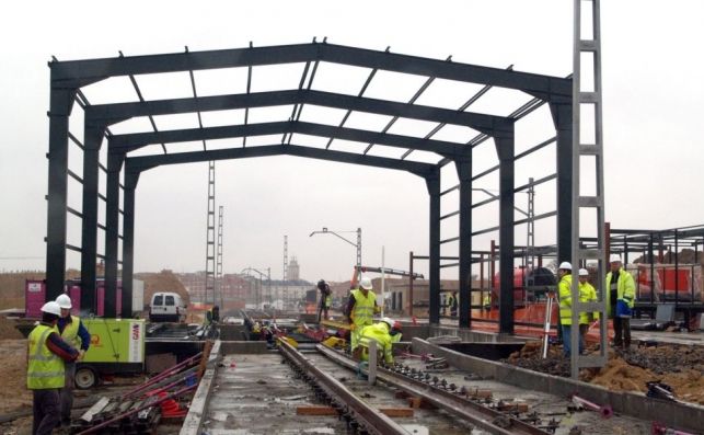 Adif AV supervisa la fase final del montaje de vía en el tramo Pedralba-Ourense Adif AV supervisa la fase final del montaje de vía en el tramo Pedralba-Ourense
