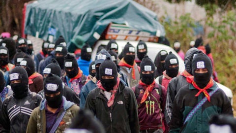 Ind&iacute;genas a favor del movimiento zapatista