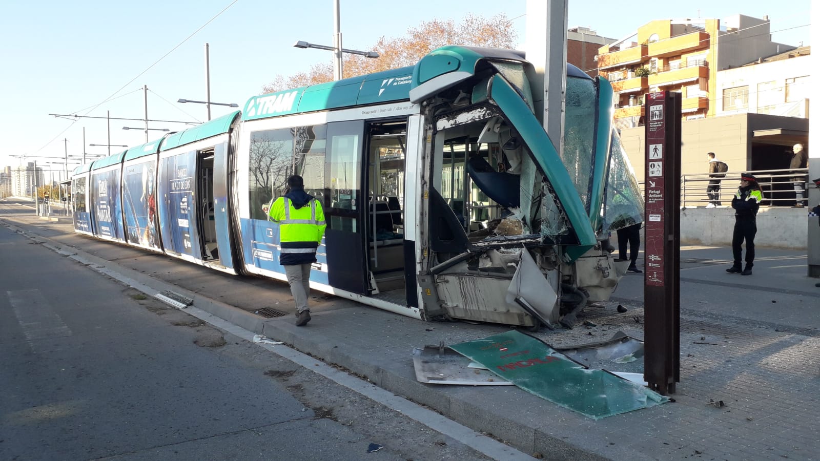 La conductora del tranvía accidentado en Barcelona ingresa en el hospital en estado grave La conductora del tranvía accidentado en Barcelona ingresa en el hospital en estado grave