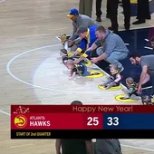 Los Indiana Pacers organizan carreras de bebés en los descansos de la NBA Los Indiana Pacers organizan carreras de bebés en los descansos de la NBA