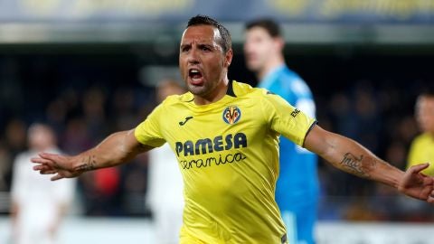 Santi Cazorla celebra su segundo gol ante el Real Madrid