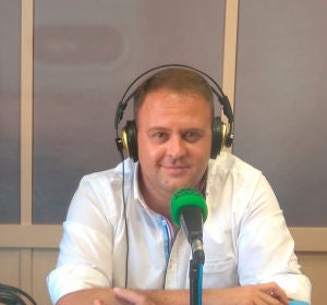 El alcalde de Mérida, Antonio Rodríguez Osuna, en los estudios de Onda Cero Mérida El alcalde de Mérida, Antonio Rodríguez Osuna, en los estudios de Onda Cero Mérida