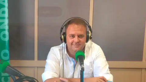 El alcalde de Mérida, Antonio Rodríguez Osuna, en los estudios de Onda Cero Mérida El alcalde de Mérida, Antonio Rodríguez Osuna