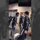 El vacile de Fernando Alonso al conocer a su compañero en Daytona: "Dije sí" El vacile de Fernando Alonso al conocer a su compañero en Daytona: "Dije sí"
