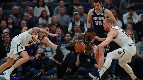 Juancho Hernang&oacute;mez con los Denver Nuggets