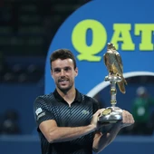 Roberto Bautista posa sonriente con su título en Doha Roberto Bautista posa sonriente con su título en Doha
