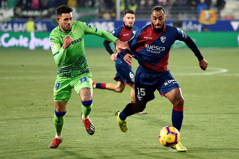 El Huesca remonta al Betis para ganar su primer partido en casa en Primera El Huesca remonta al Betis para ganar su primer partido en casa en Primera