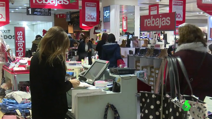La Unión de Consumidores de Castellón pide que se vuelva al modelo tradicional con dos periodos de rebajas regulados: de invierno y de verano La Unión de Consumidores de Castellón pide que se vuelva al modelo tradicional con dos periodos de rebajas regulados: de invierno y de verano