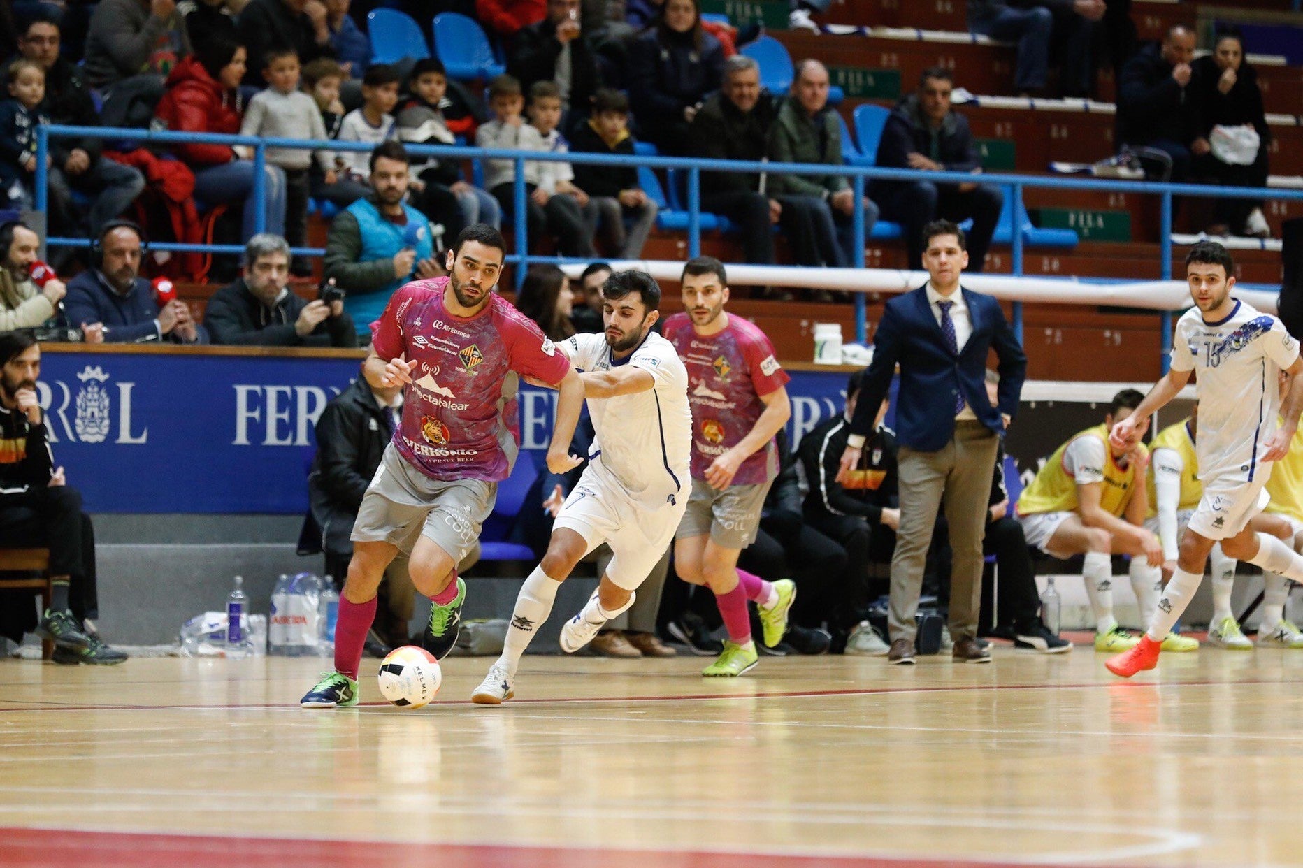 El Palma Futsal vuelve a brillar en Ferrol El Palma Futsal vuelve a brillar en Ferrol