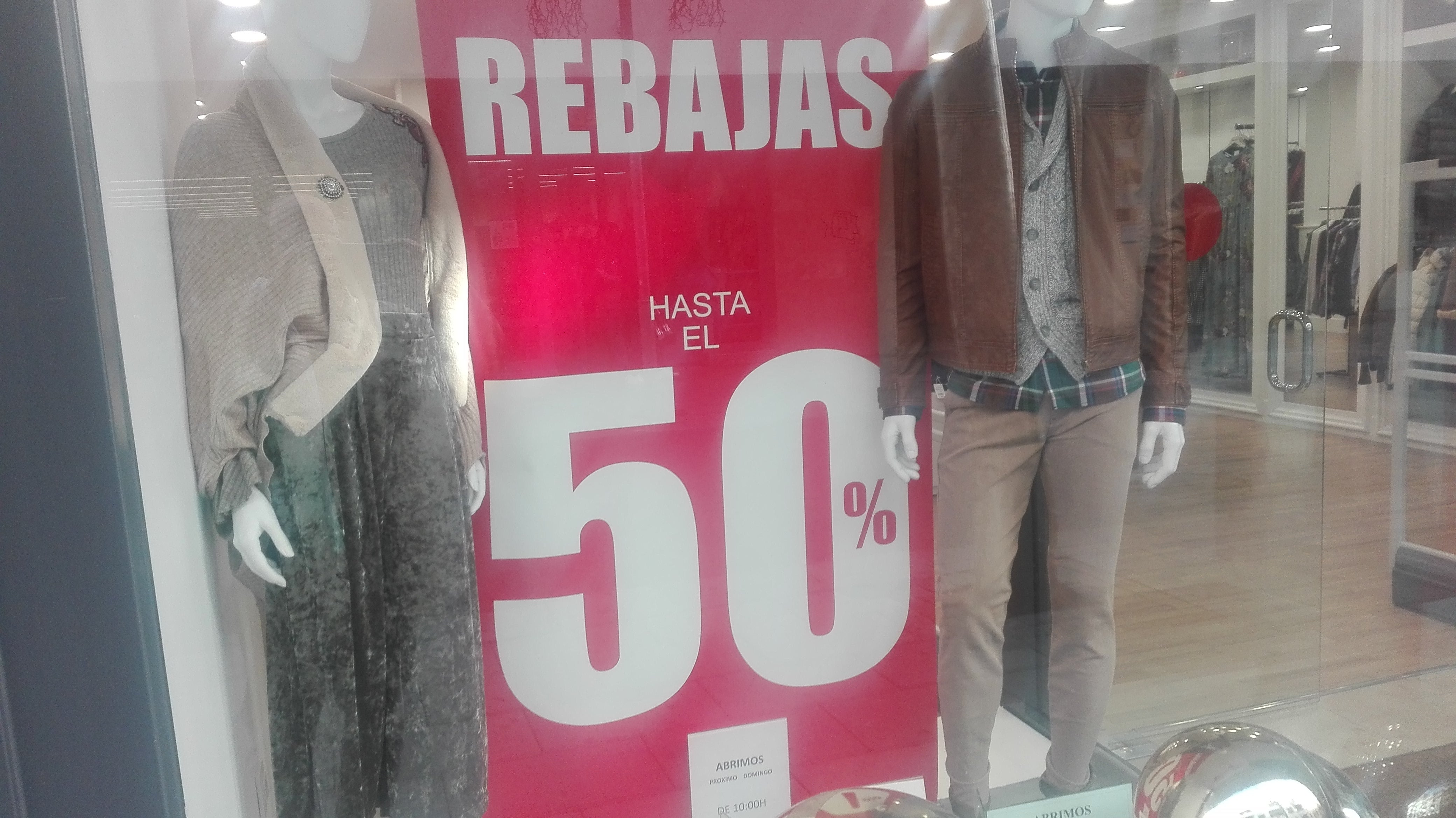 Tras las fiestas navideñas se generalizan las rebajas Tras las fiestas navideñas se generalizan las rebajas