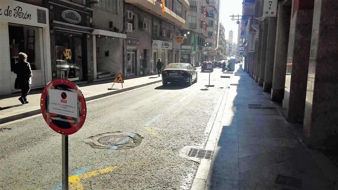 Los vecinos de la calle Alfonso XII de Elche y su entorno anuncian movilizaciones contra el inicio de la ejecución del Plan Centro Los vecinos de la calle Alfonso XII de Elche y su entorno anuncian movilizaciones contra el inicio de la ejecución del Plan Centro