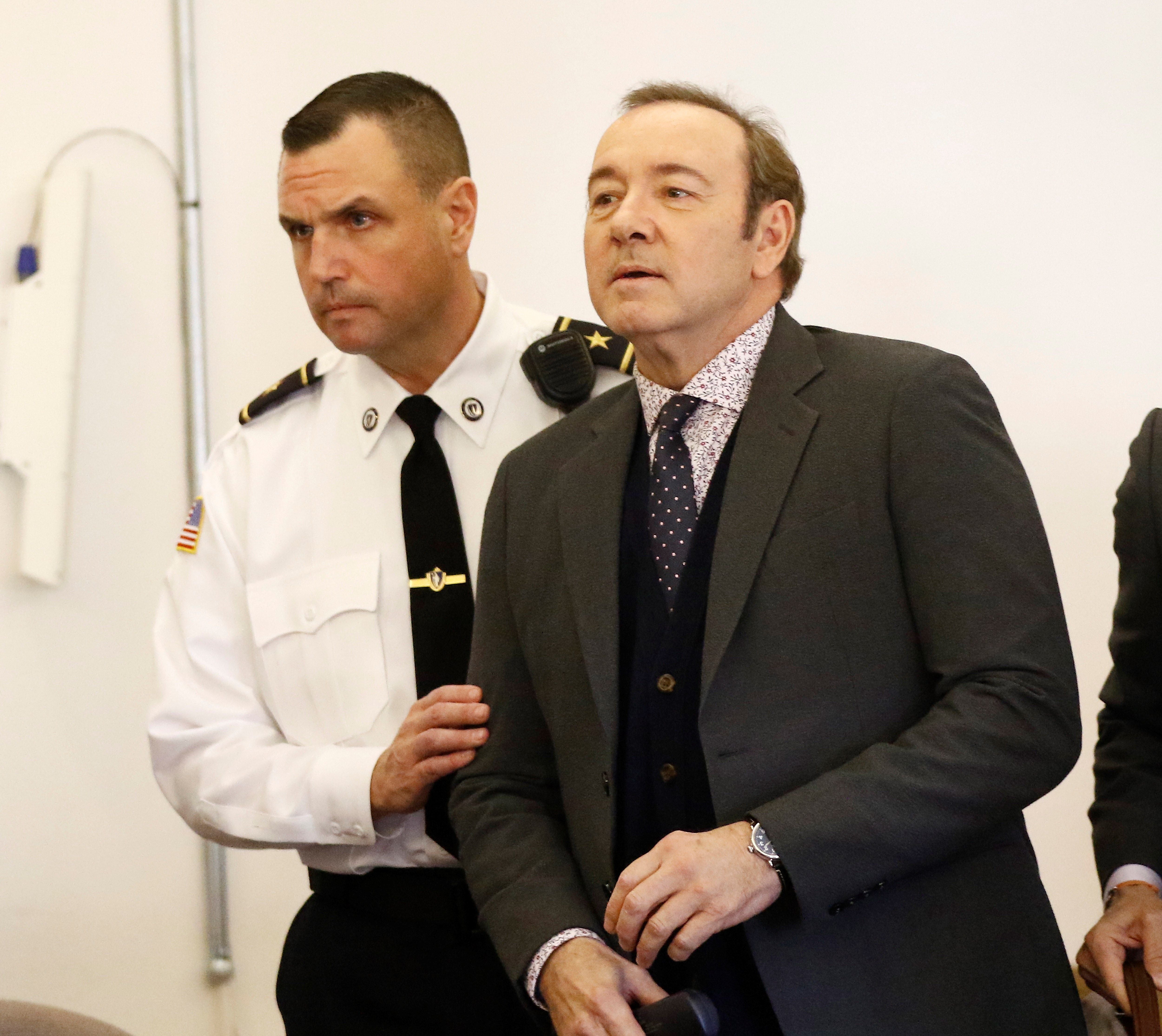 Kevin Spacey ha quedado en libertad sin fianza tras la acusación de abusos sexuales Kevin Spacey ha quedado en libertad sin fianza tras la acusación de abusos sexuales