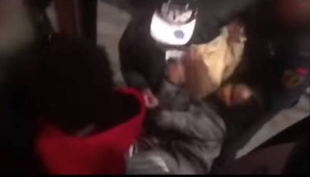 Denuncian un episodio de racismo en el desalojo de una mujer negra de un autobús en Móstoles Denuncian un episodio de racismo en el desalojo de una mujer negra de un autobús en Móstoles