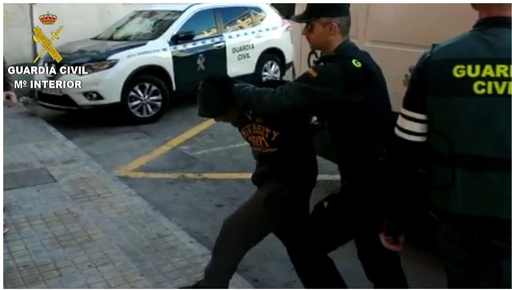 Dos de los detenidos de 'la manada' de Alicante dicen que bebieron y que no recuerdan nada Dos de los detenidos de 'la manada' de Alicante dicen que bebieron y que no recuerdan nada