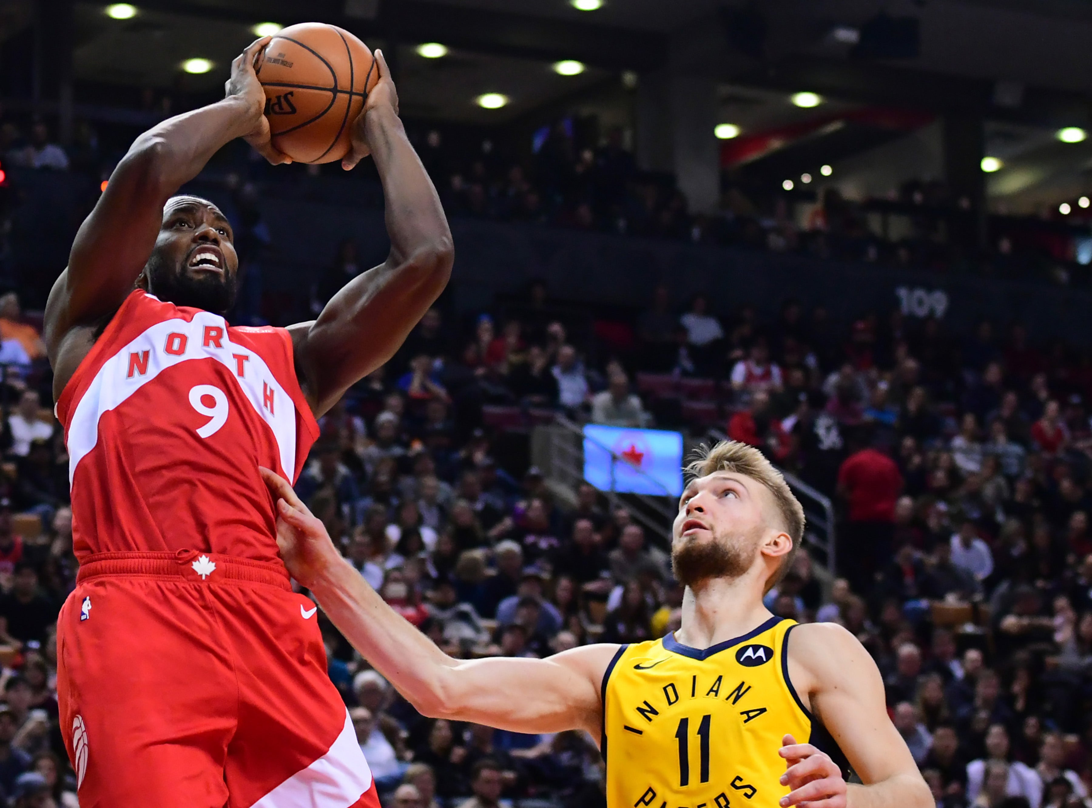 Ibaka se suma al esfuerzo coral de los Raptors en la victoria ante los Pacers Ibaka se suma al esfuerzo coral de los Raptors en la victoria ante los Pacers