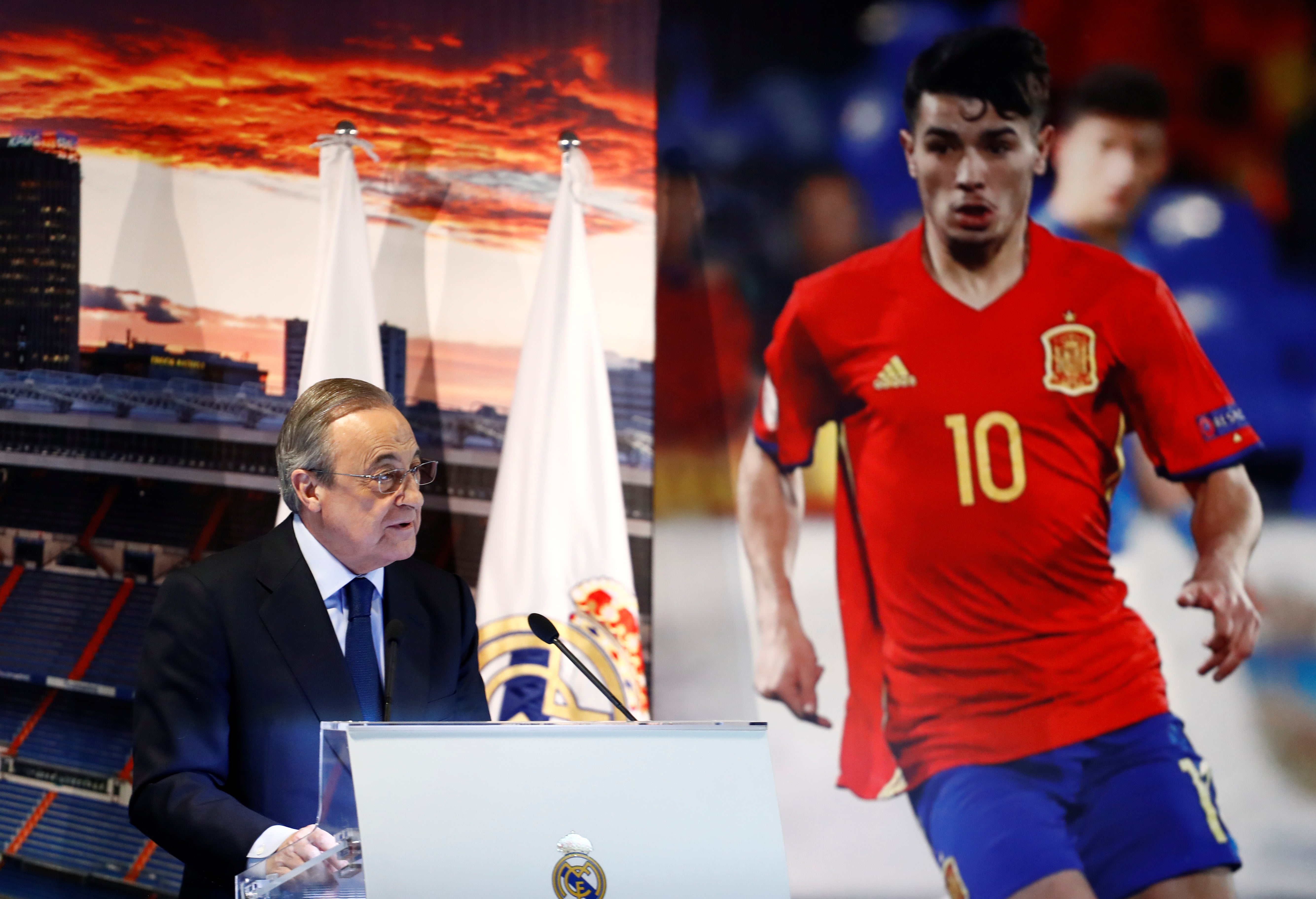 Florentino Pérez pide calma: "Este club, este equipo y estos jugadores van a darlo todo" Florentino Pérez pide calma: "Este club, este equipo y estos jugadores van a darlo todo"