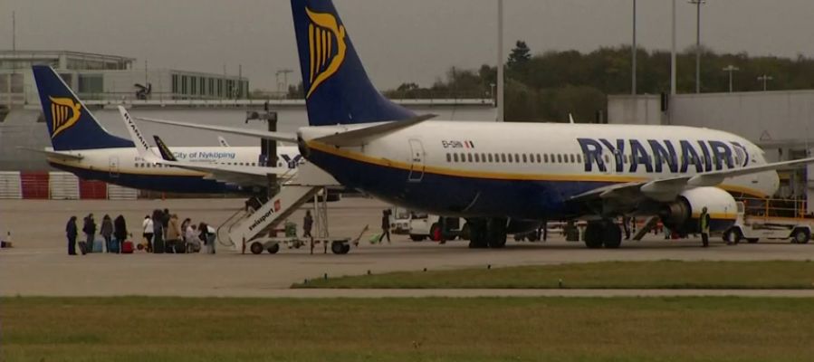 Los tripulantes de Ryanair convocan huelga los días 8, 10 y 13 de enero Los tripulantes de Ryanair convocan huelga los días 8, 10 y 13 de enero
