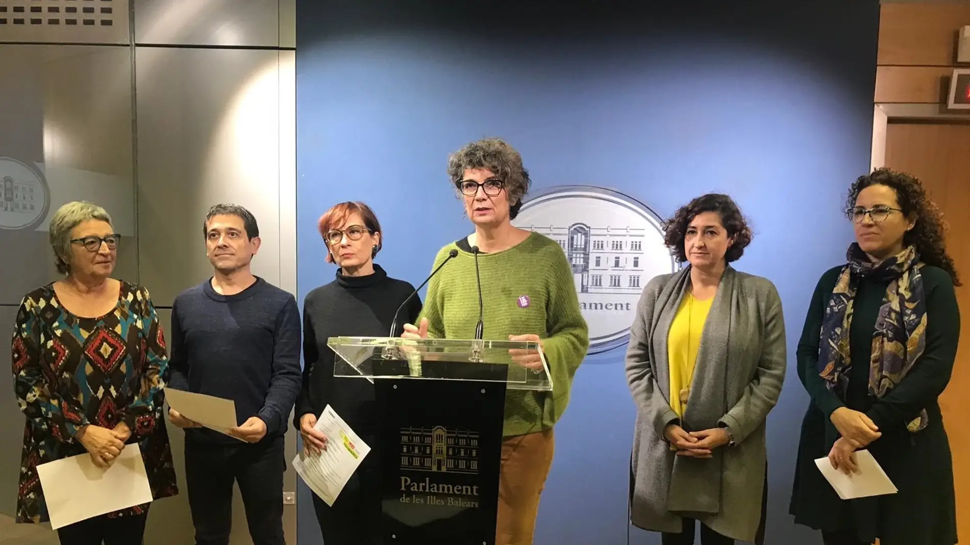 Agustina Vilaret, de MES per Mallorca, junto a los representantes de PSOE, Podemos y Mes per Menorca.