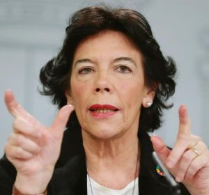 La ministra Portavoz Isabel Celaá durante la rueda de prensa posterior al Consejo de Ministros La ministra Portavoz Isabel Celaá durante la rueda de prensa posterior al Consejo de Ministros