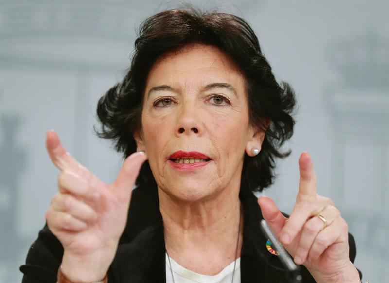 Isabel Celaá acusa a la oposición de intoxicar y de tener un proyecto exclusivo Isabel Celaá acusa a la oposición de intoxicar y de tener un proyecto exclusivo