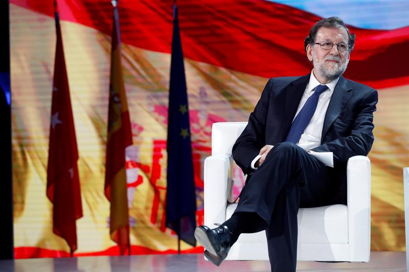 Rajoy pide defender los principios del PP y avisa: "No son buenos los sectarios ni los doctrinarios" Rajoy pide defender los principios del PP y avisa: "No son buenos los sectarios ni los doctrinarios"