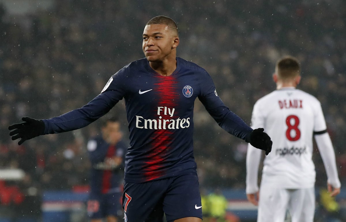 El PSG roza la decena de goles ante el Guingamp en la venganza parisina por la Copa El PSG roza la decena de goles ante el Guingamp en la venganza parisina por la Copa