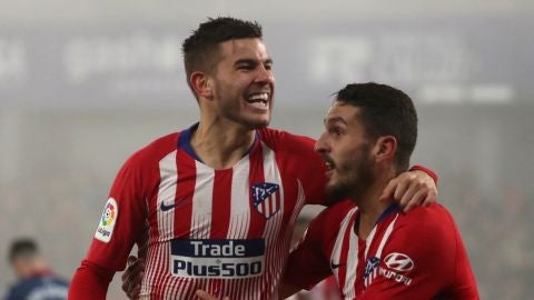 Lucas Hern&aacute;ndez y Koke celebran un gol del Atl&eacute;tico de Madrid