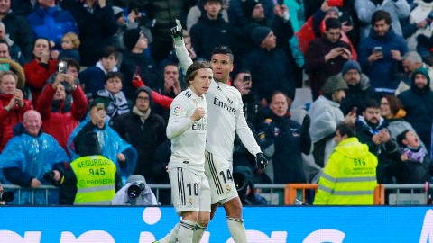 Casemiro y Modric celebran el gol del Real Madrid