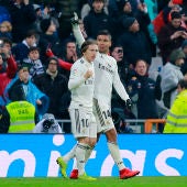 Casemiro y Modric celebran el gol del Real Madrid