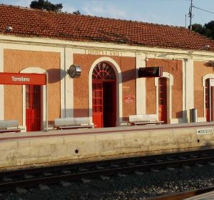 Estación de Renfe en la pedanía de Torrellano de Elche Estación de Renfe en la pedanía de Torrellano de Elche