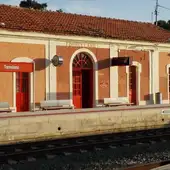 Estación de Renfe en la pedanía de Torrellano de Elche Estación de Renfe en la pedanía de Torrellano de Elche